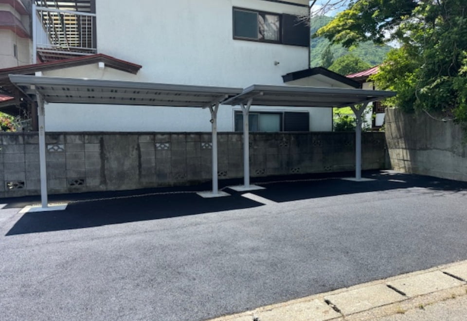 オートバイ駐輪場(防犯カメラ完備)